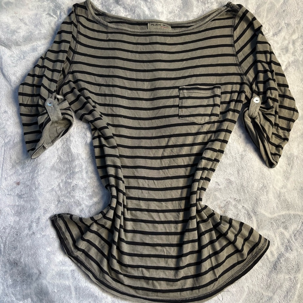 striped top